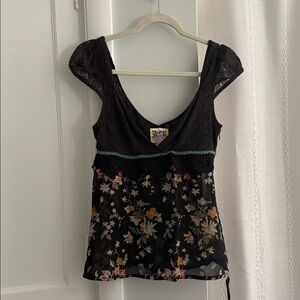 Free people top 🌹